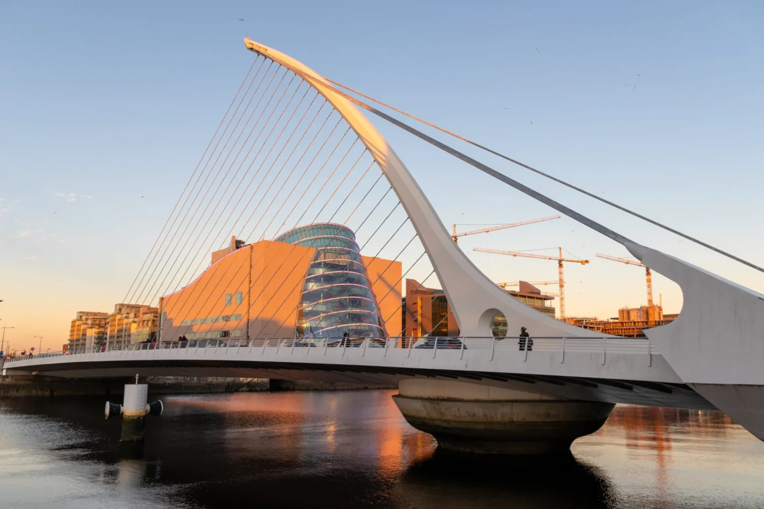 Il Samuel Beckett Bridge sul fiume Liffey a Dublino
