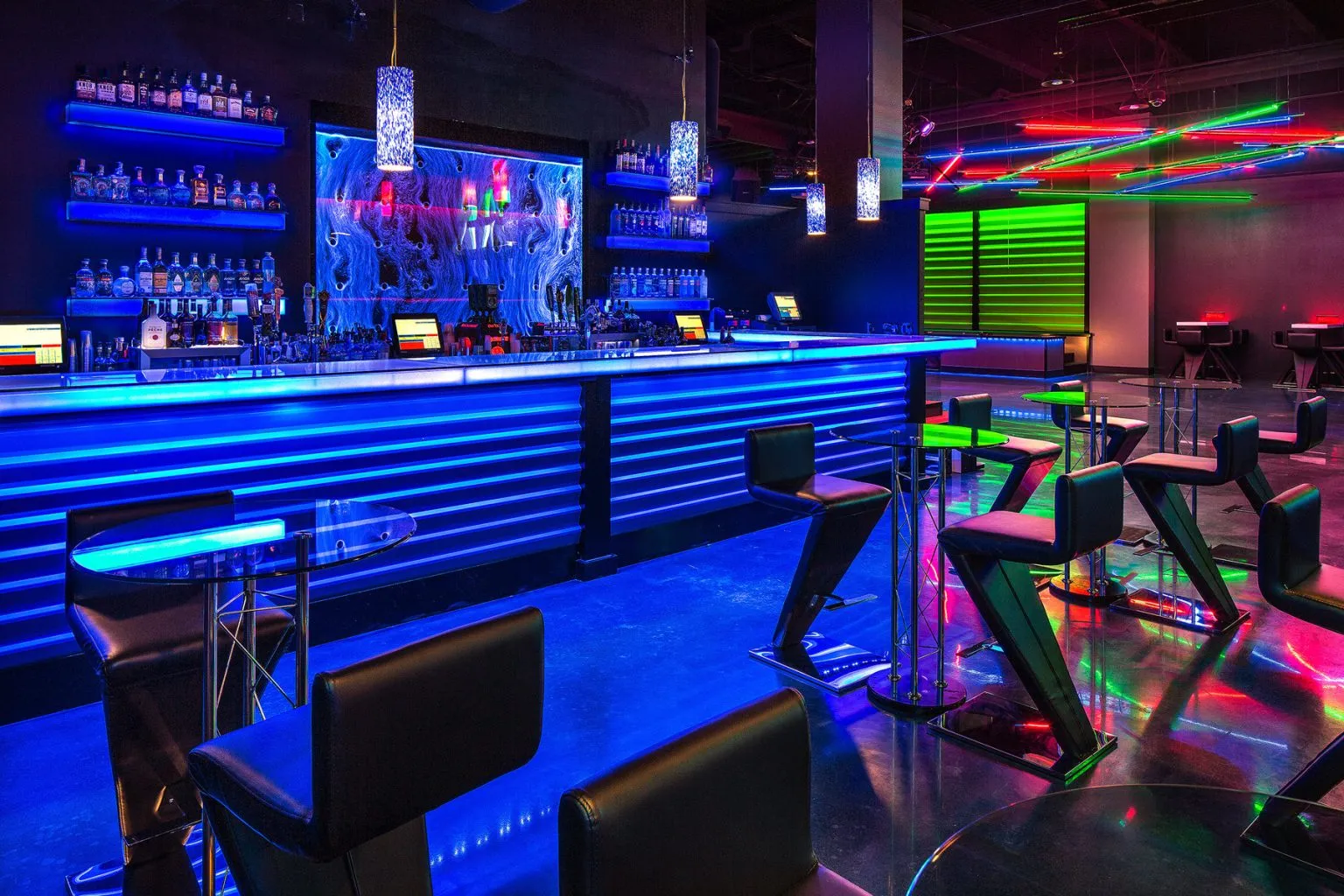Una discoteca di Dublino prima dell'apertura