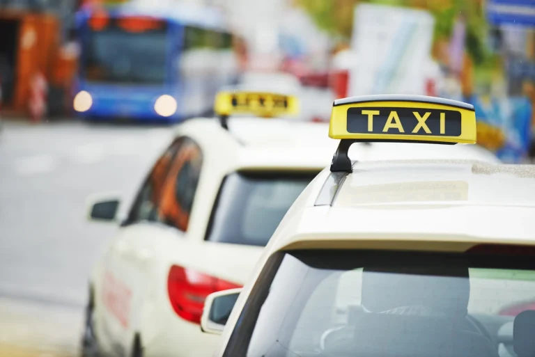 taxi jaune voitures